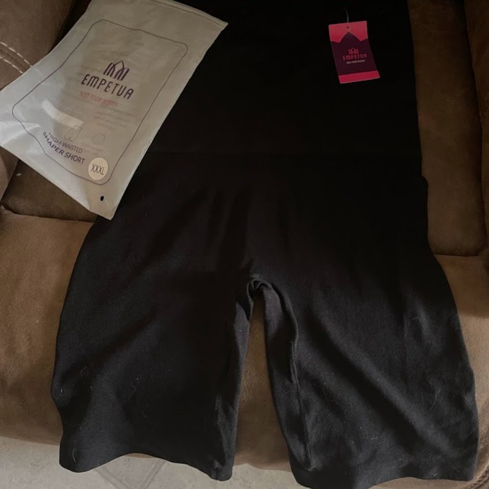 HIGH   WAISTED SHAPER SHORT
